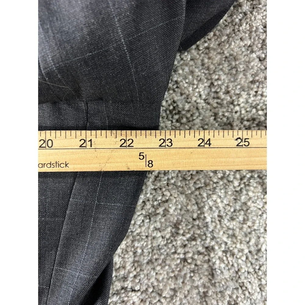 Jos A Bank Men 42R Blazer Sport Coat 100% Charcoal Gray Windowpane Wool 2 Button